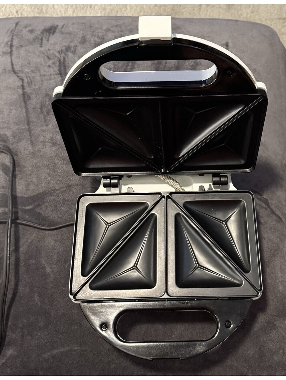 Magic Chef Cool Touch Sandwich Toaster TSK-245 Nonstick Snack Maker